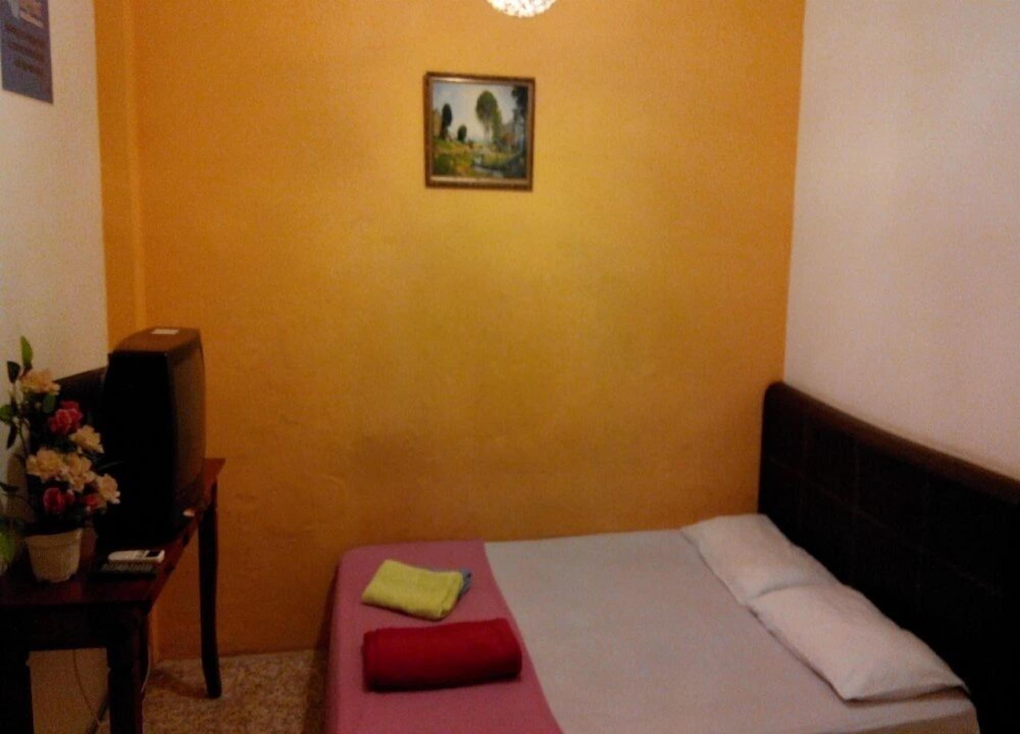 Cocoa Mews Cafe And Homestay Джорджтаун Экстерьер фото