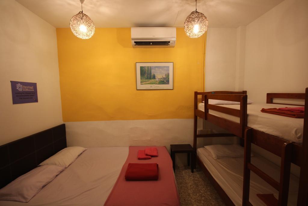 Cocoa Mews Cafe And Homestay Джорджтаун Экстерьер фото