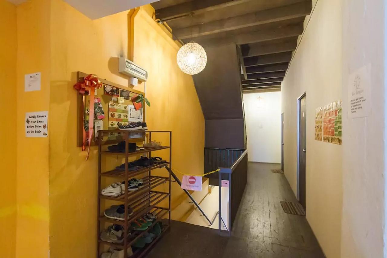 Cocoa Mews Cafe And Homestay Джорджтаун Экстерьер фото