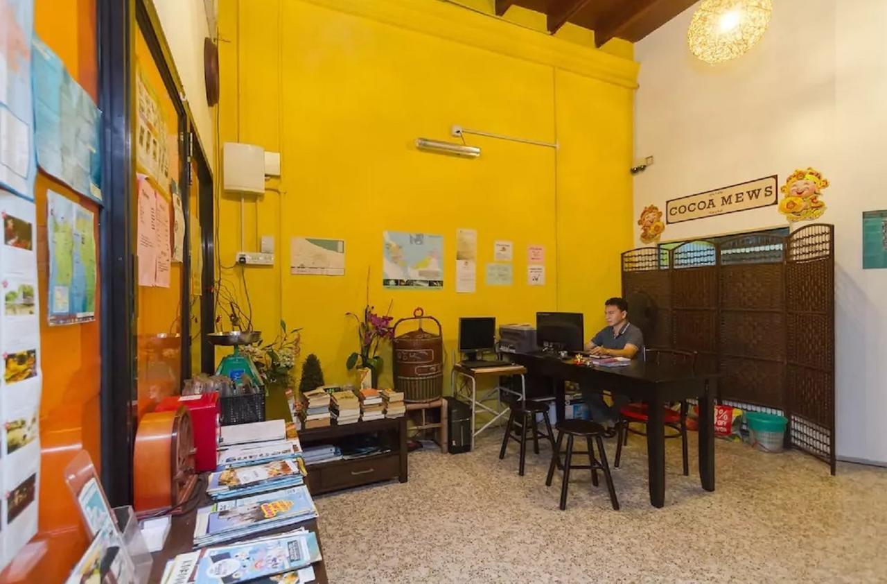 Cocoa Mews Cafe And Homestay Джорджтаун Экстерьер фото
