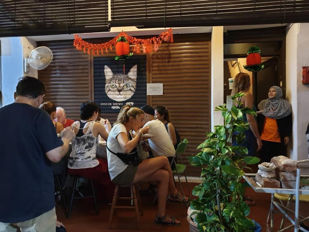 Cocoa Mews Cafe And Homestay Джорджтаун Экстерьер фото