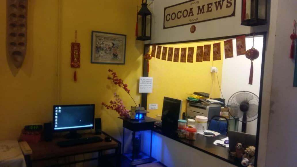 Cocoa Mews Cafe And Homestay Джорджтаун Экстерьер фото